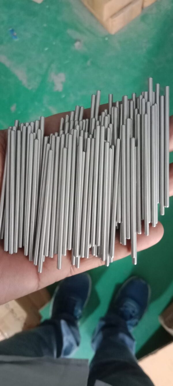 precision stainless steel shaft for cooler motors, available in multiple sizes (2.5–3 mm dia). smooth finish, durable and ideal for pump motor applications.